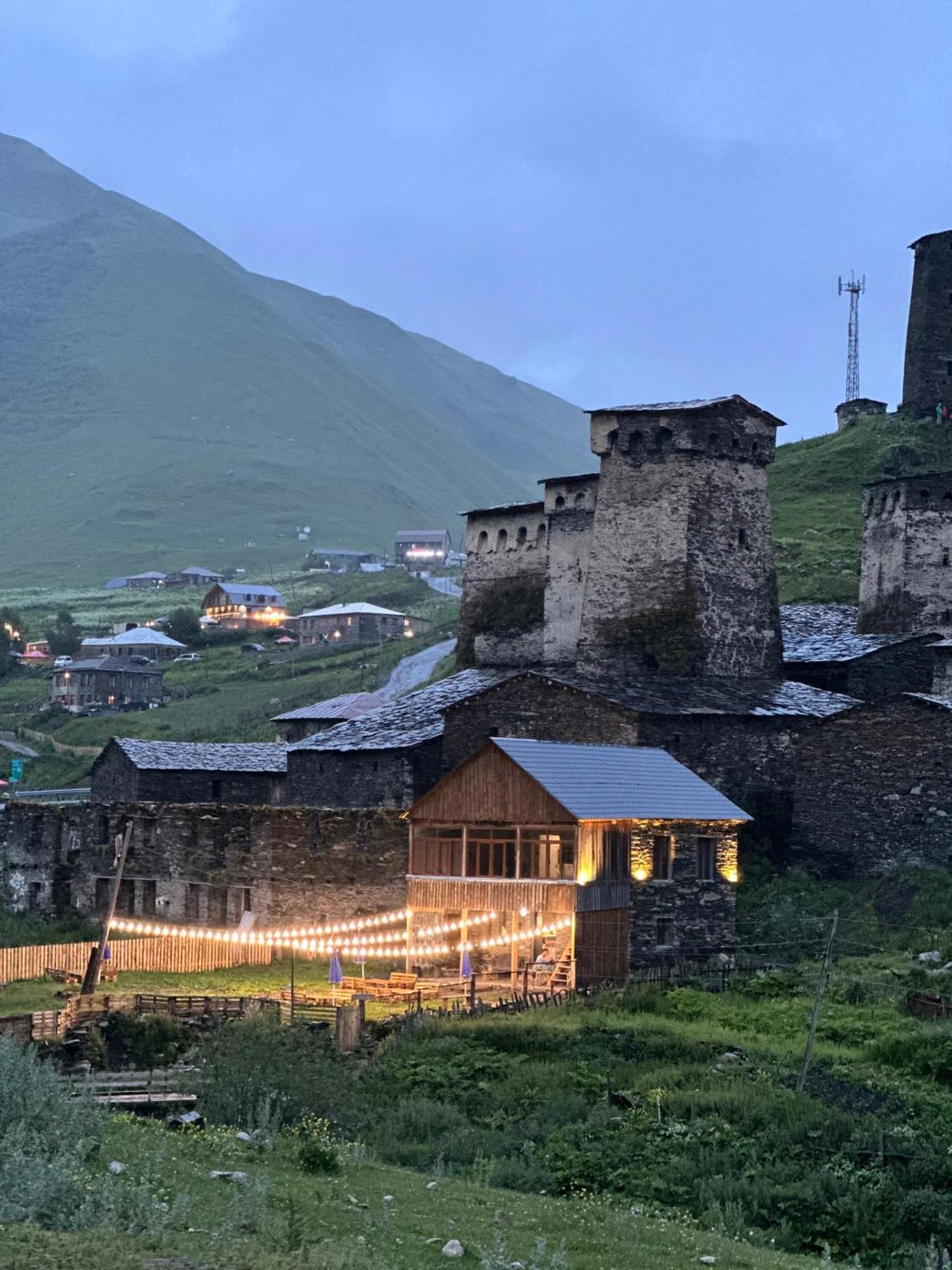 Hotel Nanila Ushguli Exterior foto